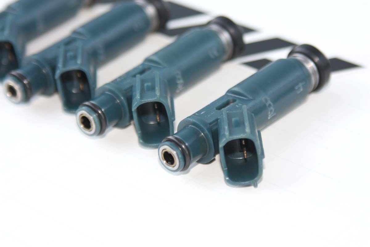 Toyota Denso 550cc Fuel Injectors for 1ZZ, 2ZZ, 1NZ, 2AZ, Scion, Lotus